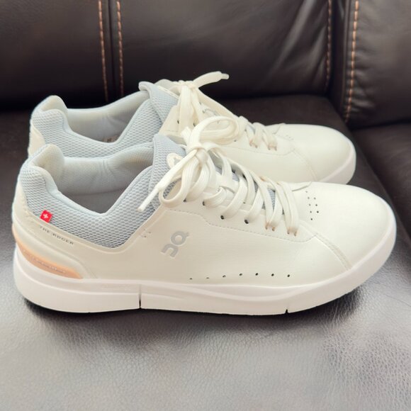 The Roger Advantage On Running Sneakers - Picture 4 of 9